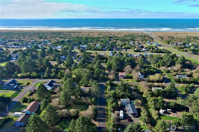 292 Calawah Street SW, Ocean Shores, WA 98569