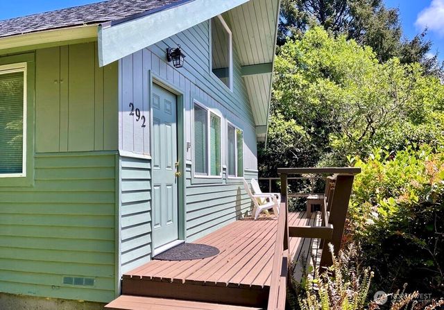 292 Calawah Street SW, Ocean Shores, WA 98569