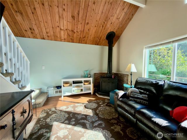 292 Calawah Street SW, Ocean Shores, WA 98569