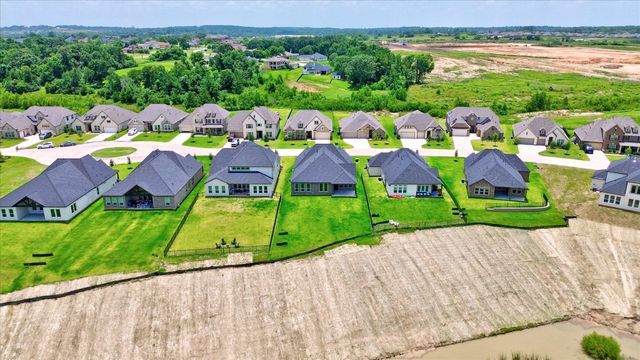 153 Peninsula Point Drive, Montgomery, TX 77356
