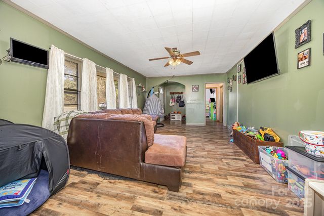 356 eastside Drive, Denton, NC 27239