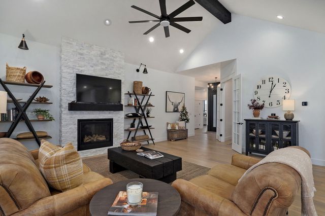 2053 N Riva Ridge Court, Springfield, MO 65802