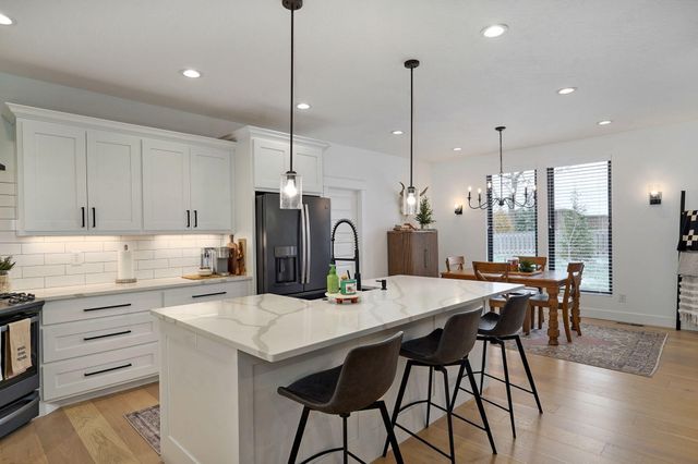 2053 N Riva Ridge Court, Springfield, MO 65802