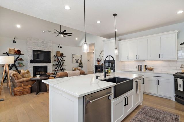 2053 N Riva Ridge Court, Springfield, MO 65802