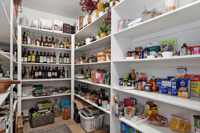 2053 N Riva Ridge Court, Springfield, MO 65802