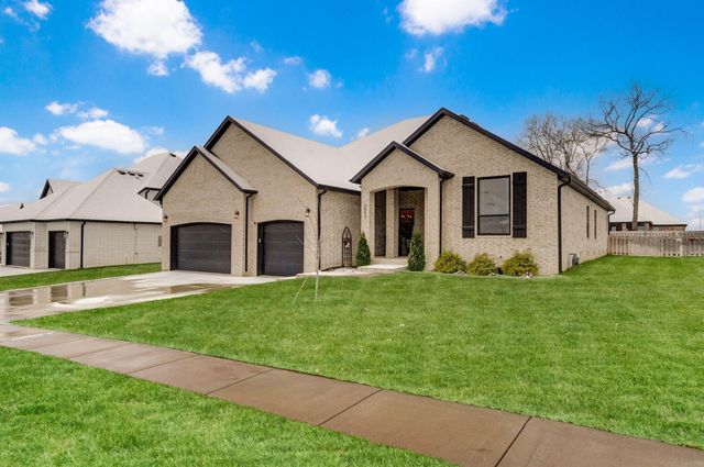 2053 N Riva Ridge Court, Springfield, MO 65802