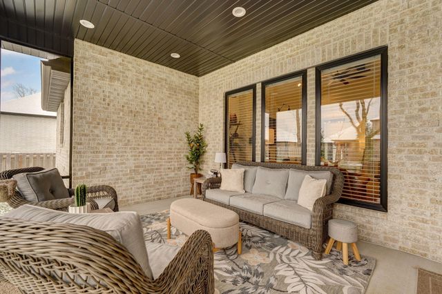 2053 N Riva Ridge Court, Springfield, MO 65802