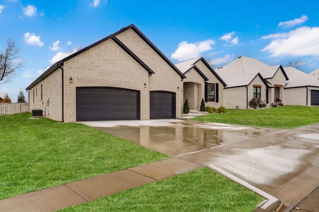 2053 N Riva Ridge Court, Springfield, MO 65802