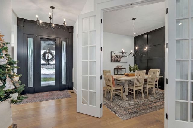 2053 N Riva Ridge Court, Springfield, MO 65802