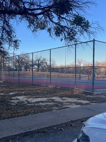 125 Timber Cross Court, Azle, TX 76020