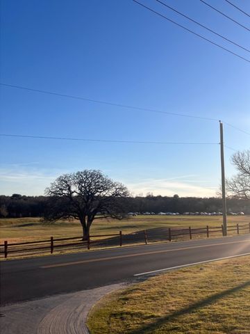 125 Timber Cross Court, Azle, TX 76020