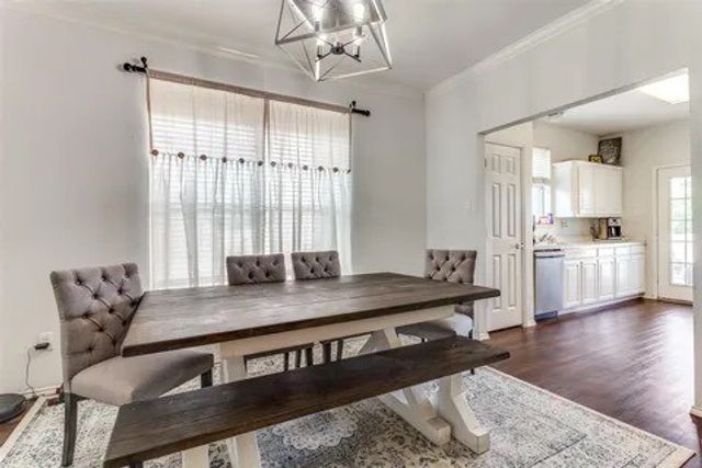 125 Timber Cross Court, Azle, TX 76020