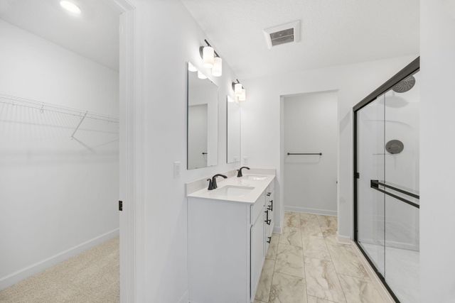 2001 Rainy Lane, Lino Lakes, MN 55014