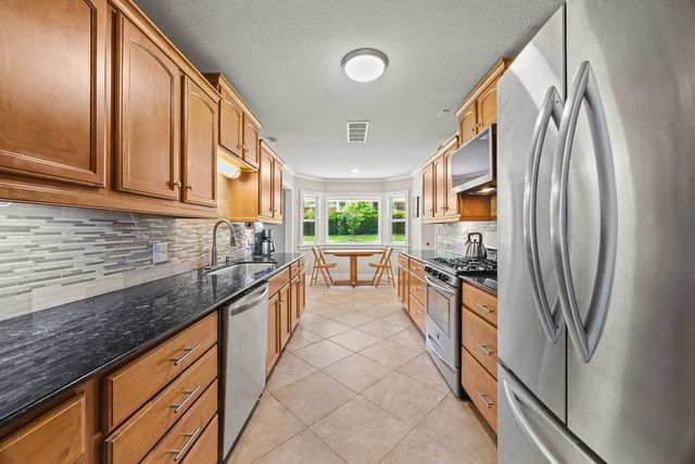 1109 E Glenn Lane, Fayetteville, AR 72703