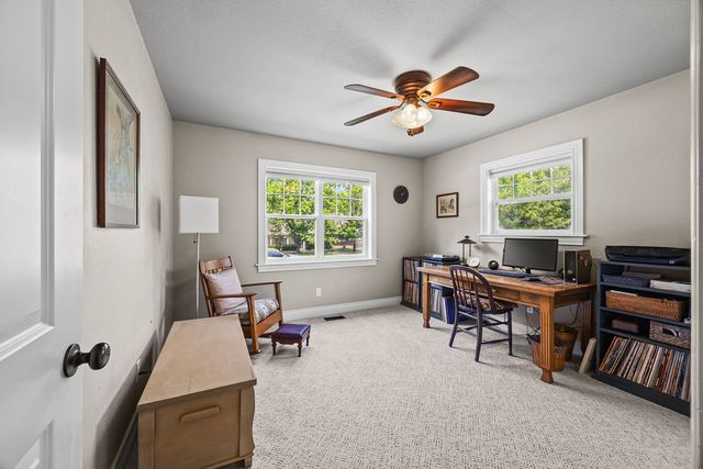 1109 E Glenn Lane, Fayetteville, AR 72703