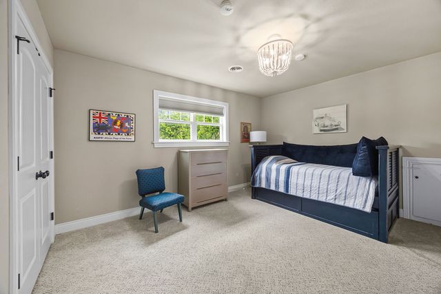 1109 E Glenn Lane, Fayetteville, AR 72703