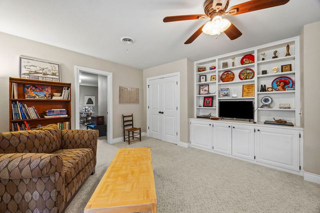 1109 E Glenn Lane, Fayetteville, AR 72703