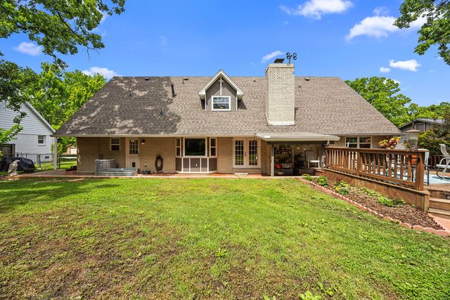 1109 E Glenn Lane, Fayetteville, AR 72703