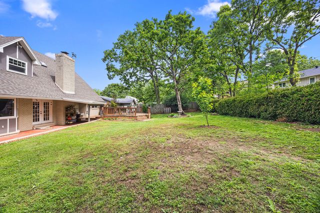 1109 E Glenn Lane, Fayetteville, AR 72703