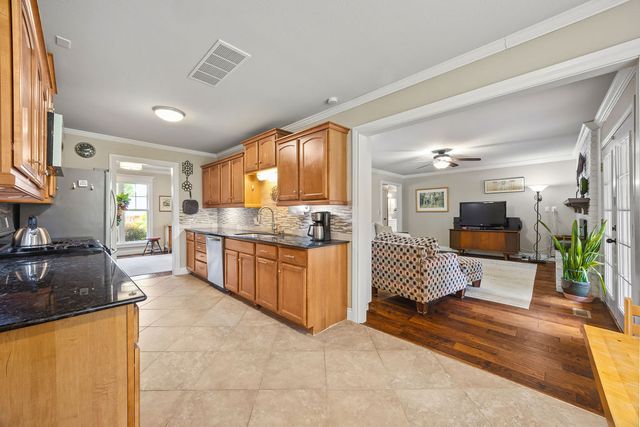 1109 E Glenn Lane, Fayetteville, AR 72703