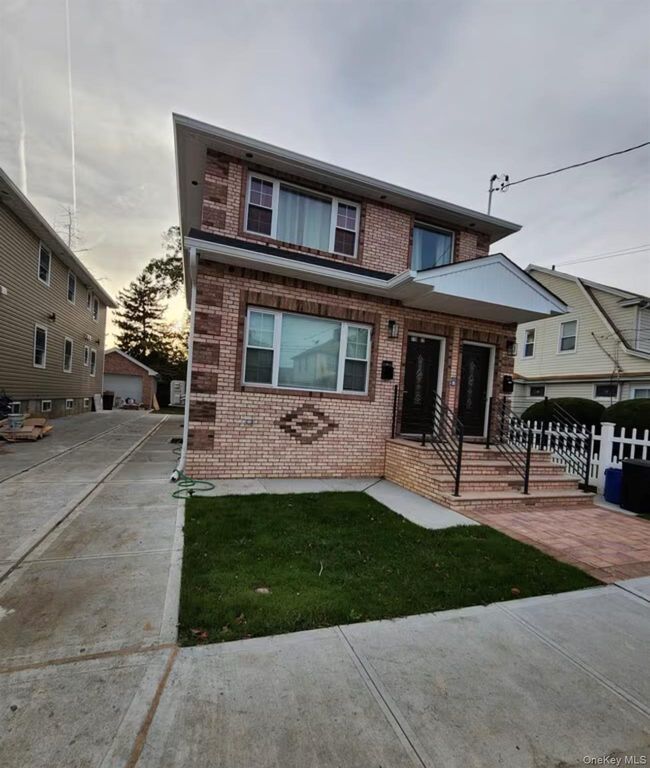 119-22 190th Street 1, Saint Albans, NY 11412
