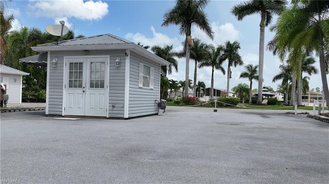10210 Surfwood CT, Fort Myers, FL 33905