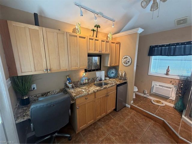10210 Surfwood CT, Fort Myers, FL 33905