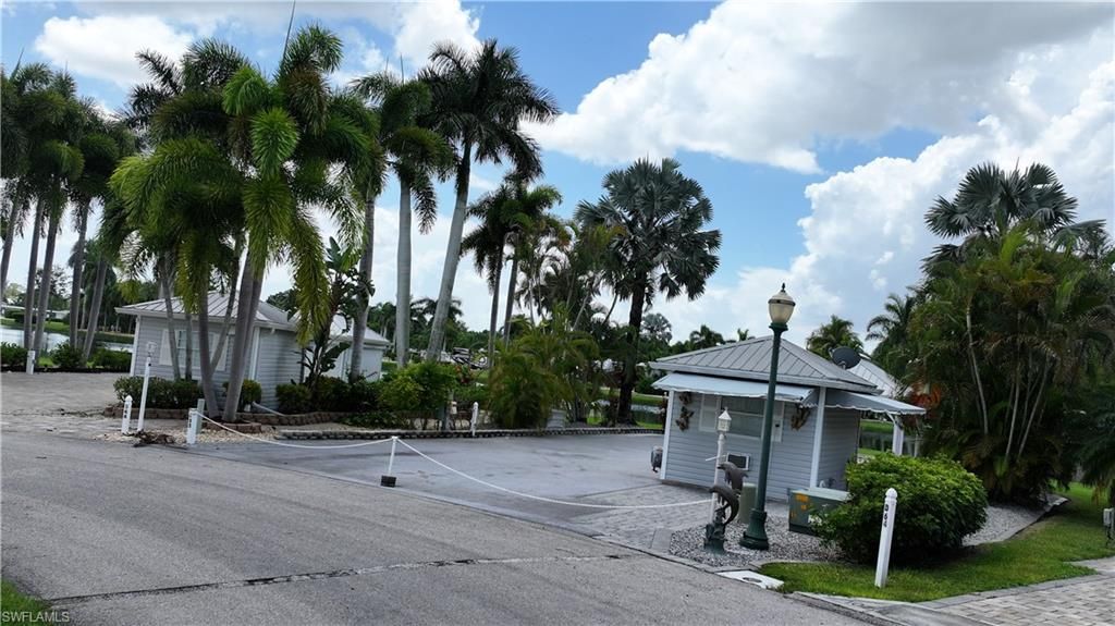 10210 Surfwood CT, FORT MYERS, FL 33905 — photo 2