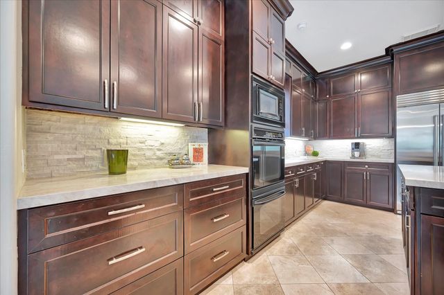 15106 Bronze Bay Court, Houston, TX 77059