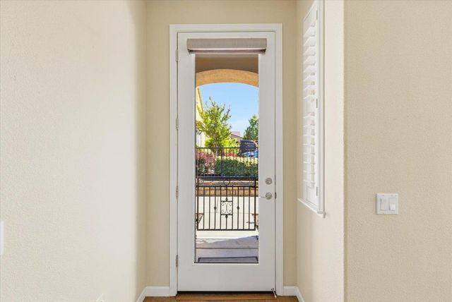 1264 Volonne Dr, Roseville, CA 95747