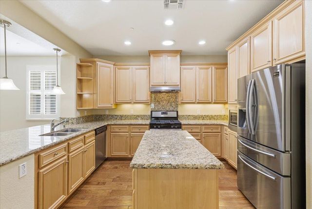 1264 Volonne Dr, Roseville, CA 95747