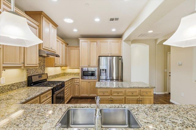 1264 Volonne Dr, Roseville, CA 95747