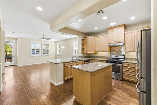 1264 Volonne Dr, Roseville, CA 95747