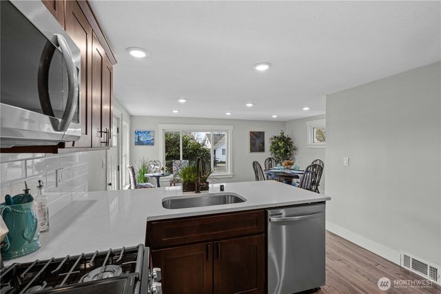 5526 20th Avenue S, Seattle, WA 98108