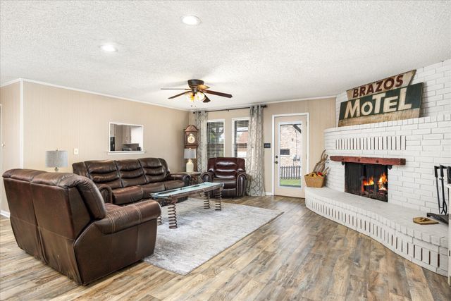 4112 Cimmaron Trail, De Cordova, TX 76049