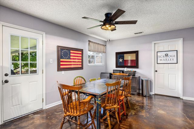 4112 Cimmaron Trail, De Cordova, TX 76049