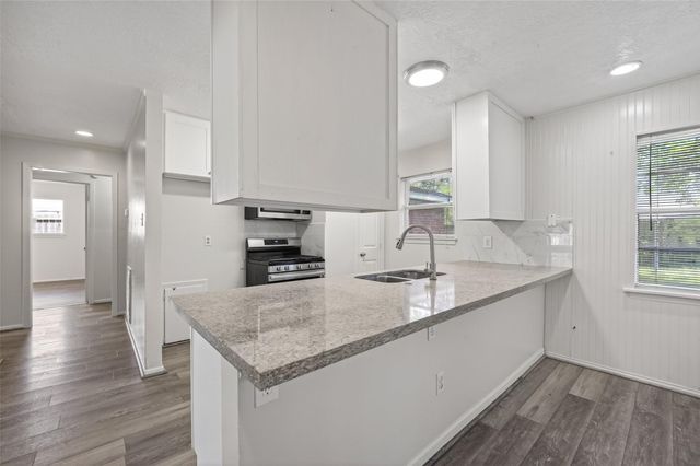 9667 Meadowvale Drive, Houston, TX 77063