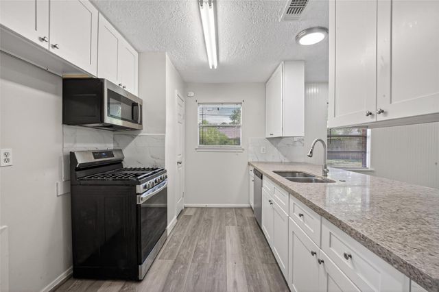 9667 Meadowvale Drive, Houston, TX 77063