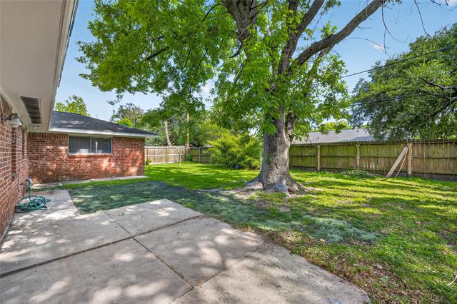 9667 Meadowvale Drive, Houston, TX 77063