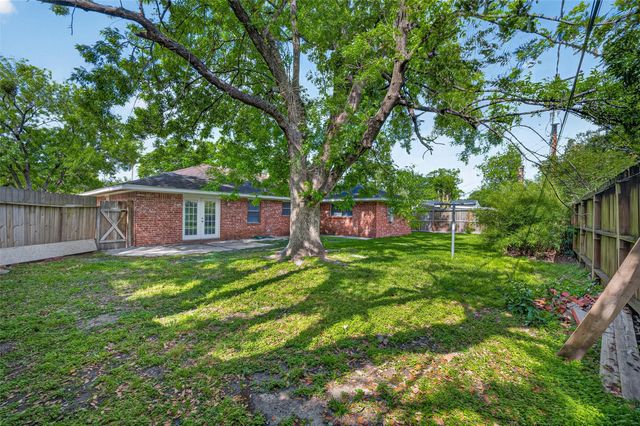 9667 Meadowvale Drive, Houston, TX 77063