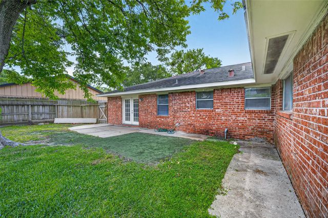 9667 Meadowvale Drive, Houston, TX 77063