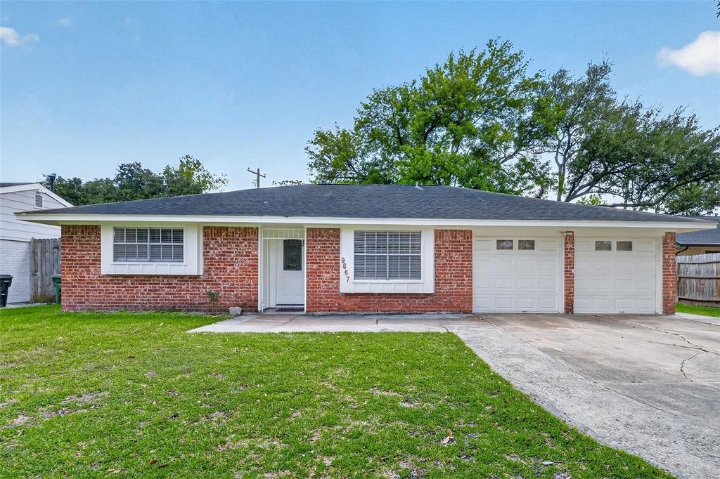9667 Meadowvale Drive, Houston, TX 77063