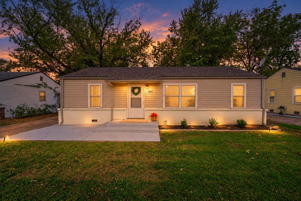 909 N Derby, Derby, KS 67037