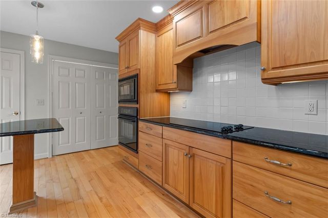 900 Brintonial Way, Winston-salem, NC 27104