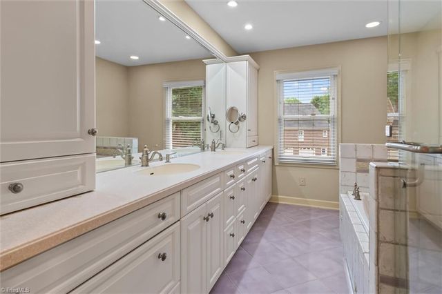 900 Brintonial Way, Winston-salem, NC 27104