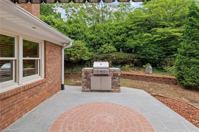 900 Brintonial Way, Winston-salem, NC 27104