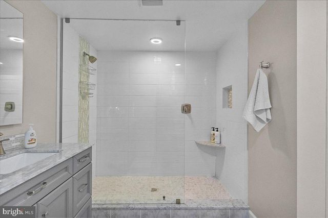 15401 SILVAN GLEN DR, Dumfries, VA 22025