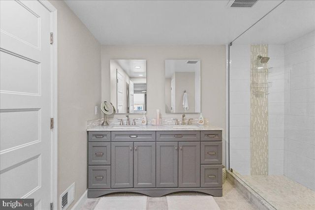 15401 SILVAN GLEN DR, Dumfries, VA 22025