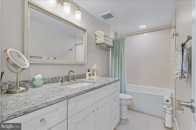 15401 SILVAN GLEN DR, Dumfries, VA 22025