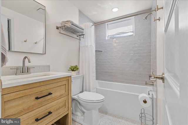 15401 SILVAN GLEN DR, Dumfries, VA 22025